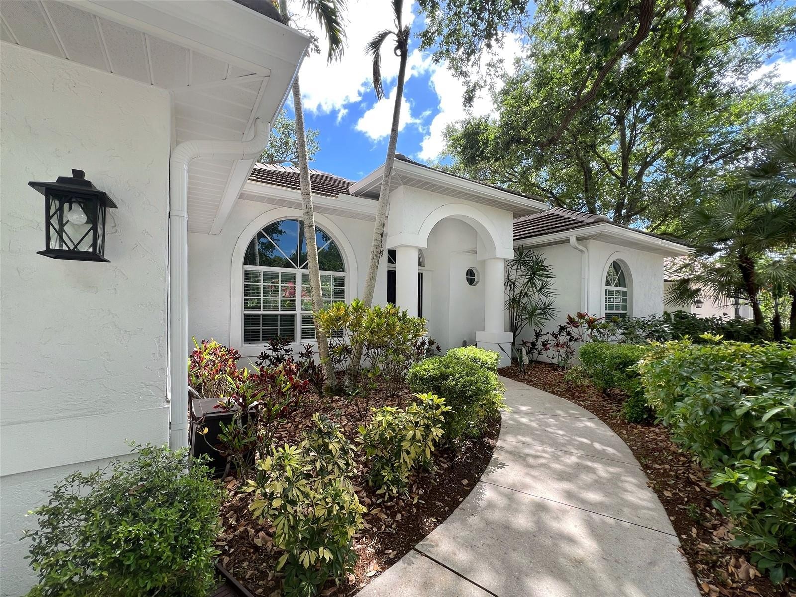 2152 CALUSA LAKES BLVD