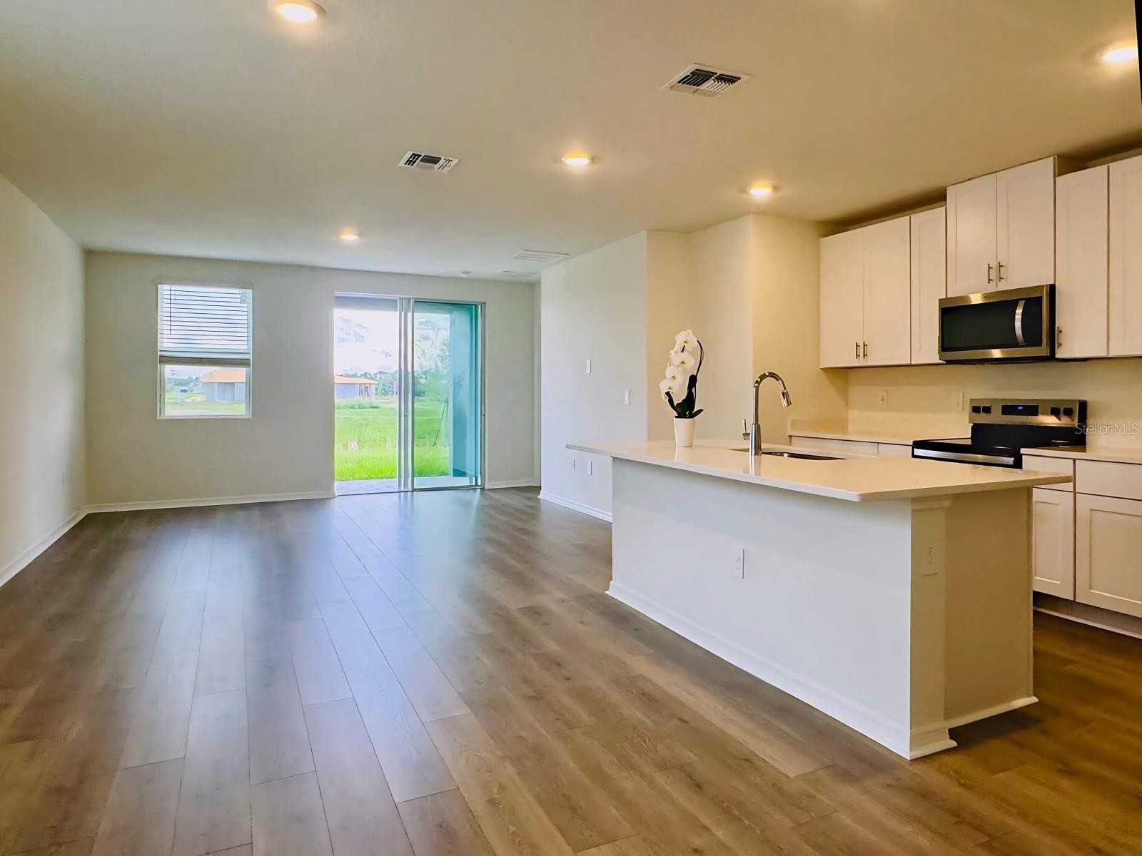 360 LAZY SHORE DR