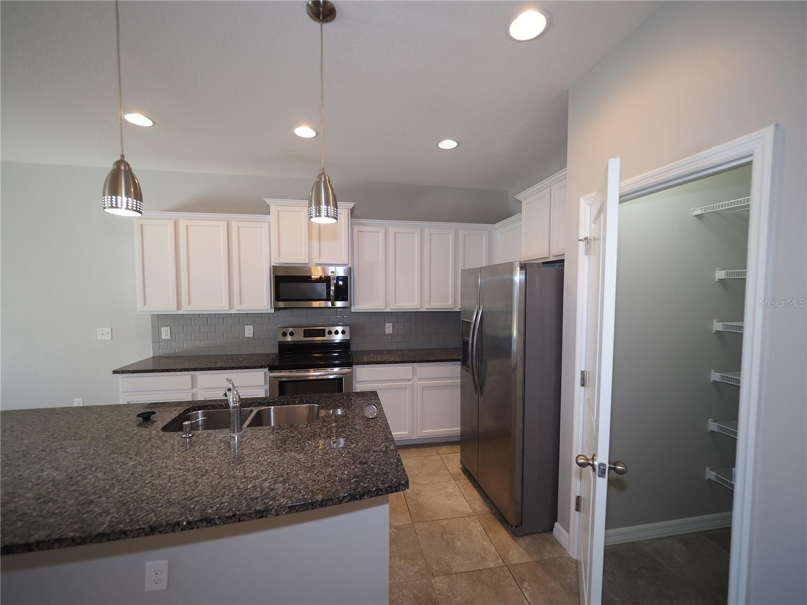 2615 MIDNIGHT PEARL DR