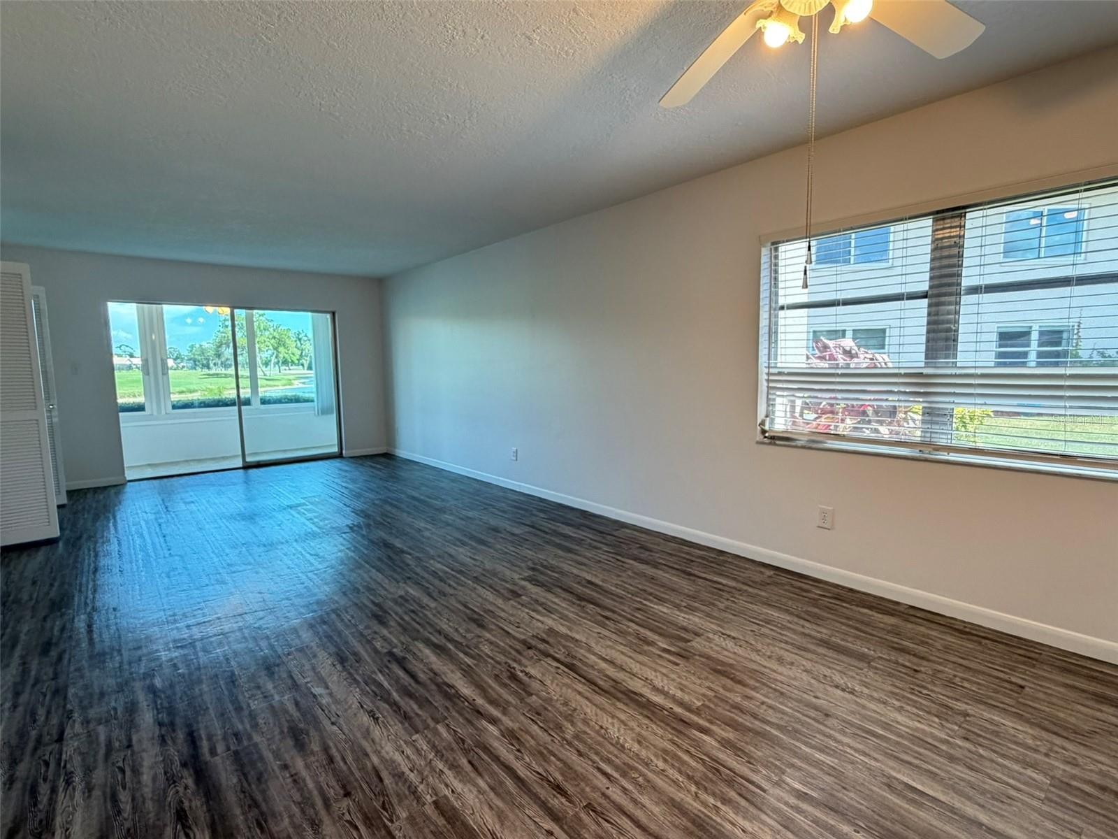7153 W COUNTRY CLUB DR N #145
