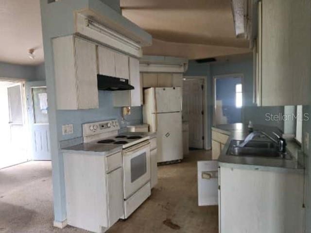 656 AZURE RD