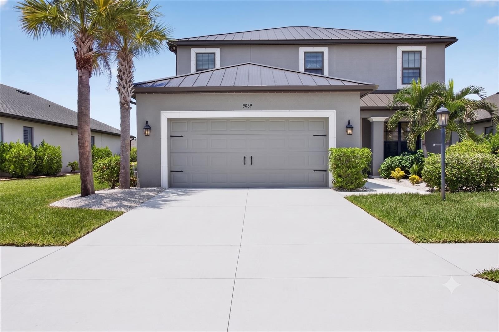9069 LUNA LN