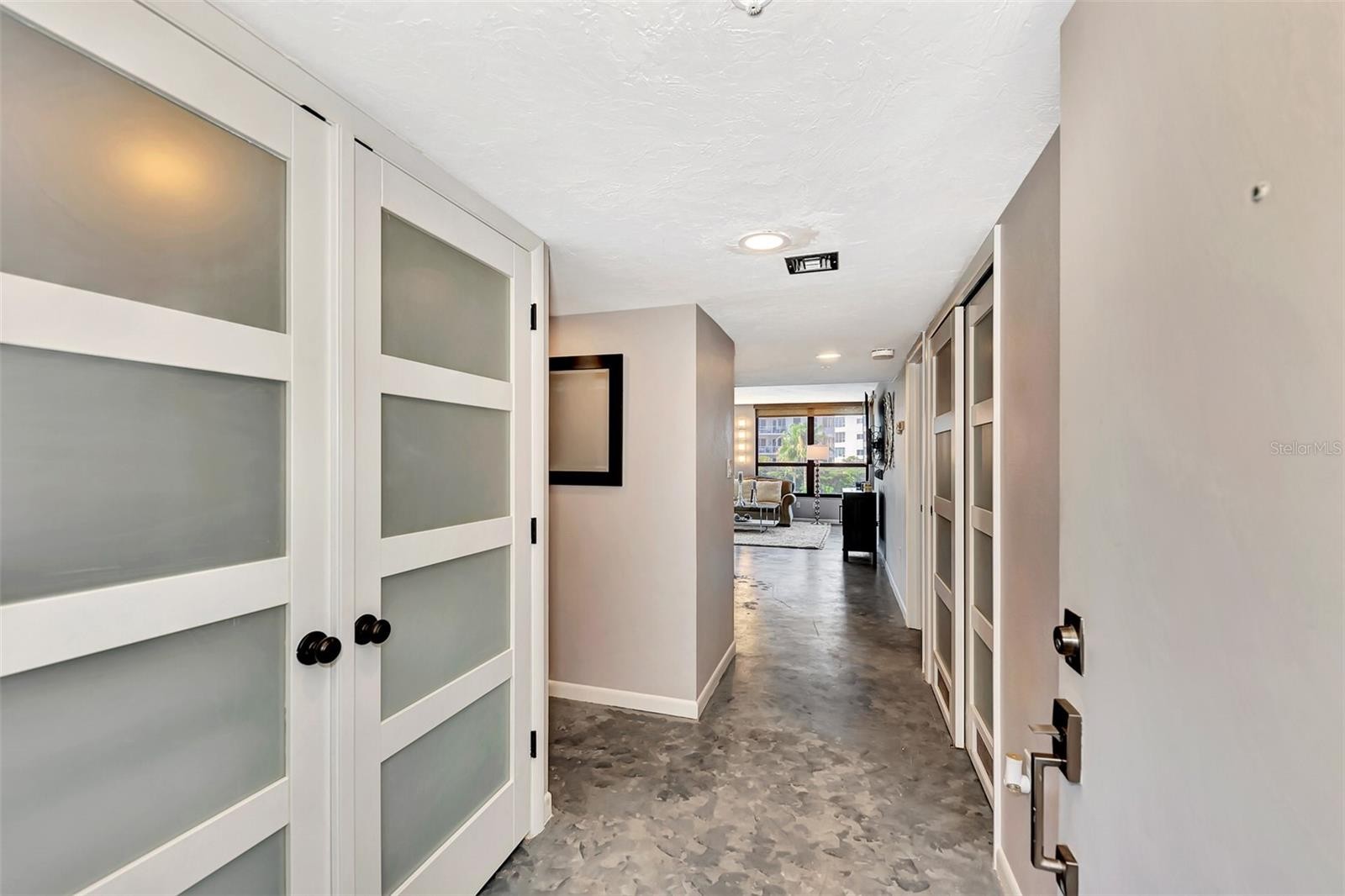 11 SUNSET DR #203