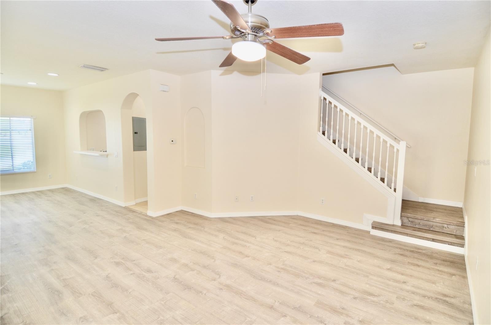 238 CAPE HARBOUR LOOP #102