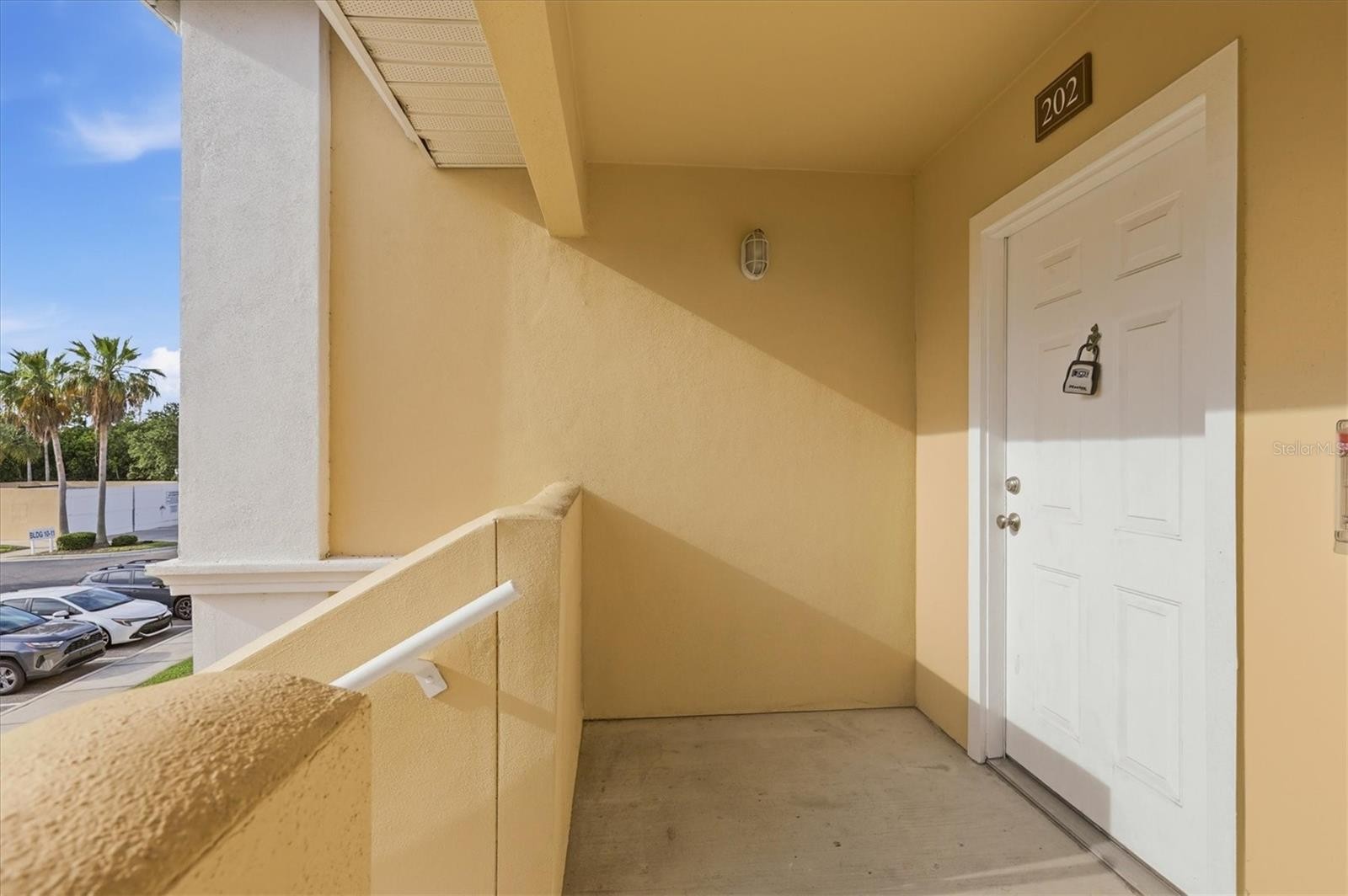 1015 VILLAGIO CIR #202