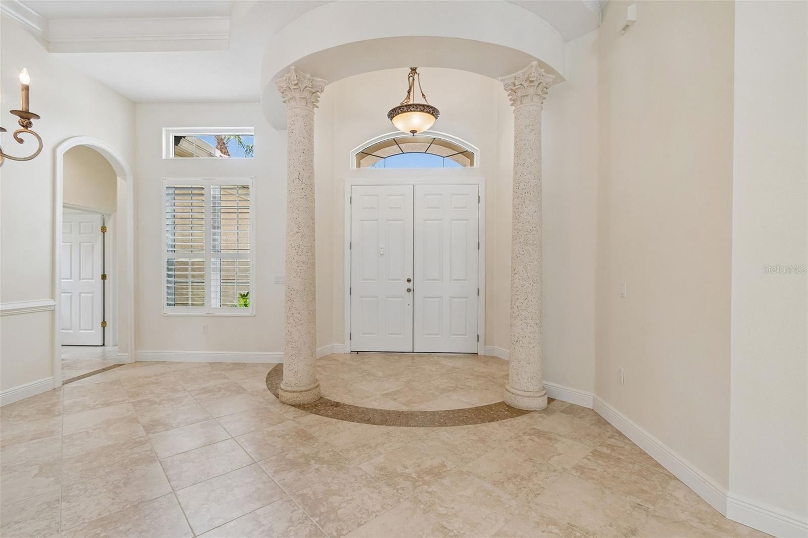 7222 LAKE FOREST GLN