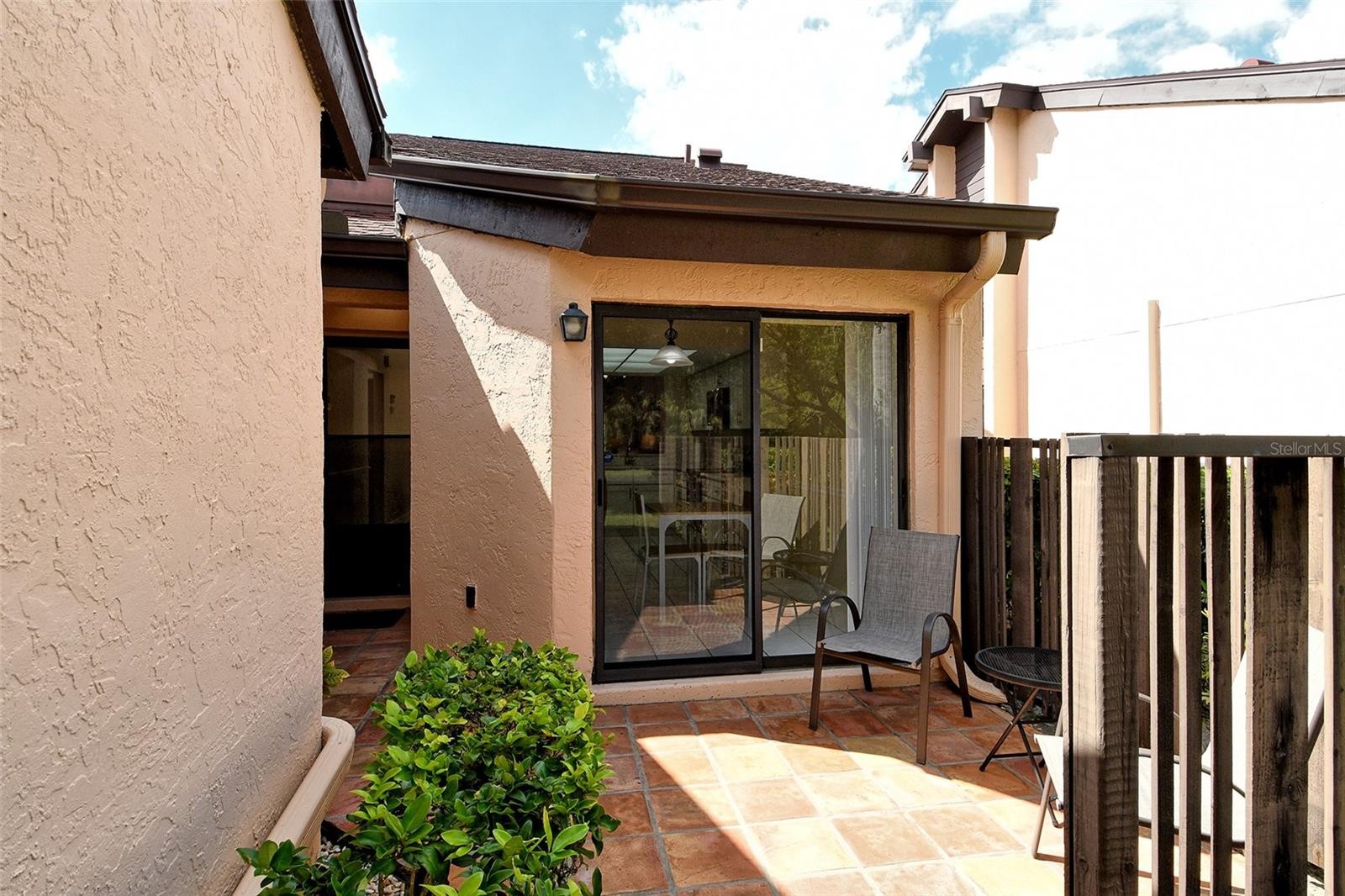 6261 TIMBER LAKE DR #F6