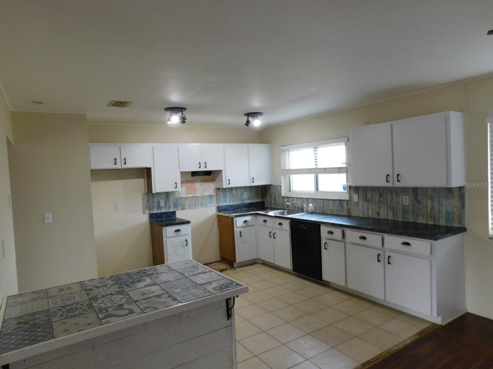 4745 PAN AMERICAN BLVD