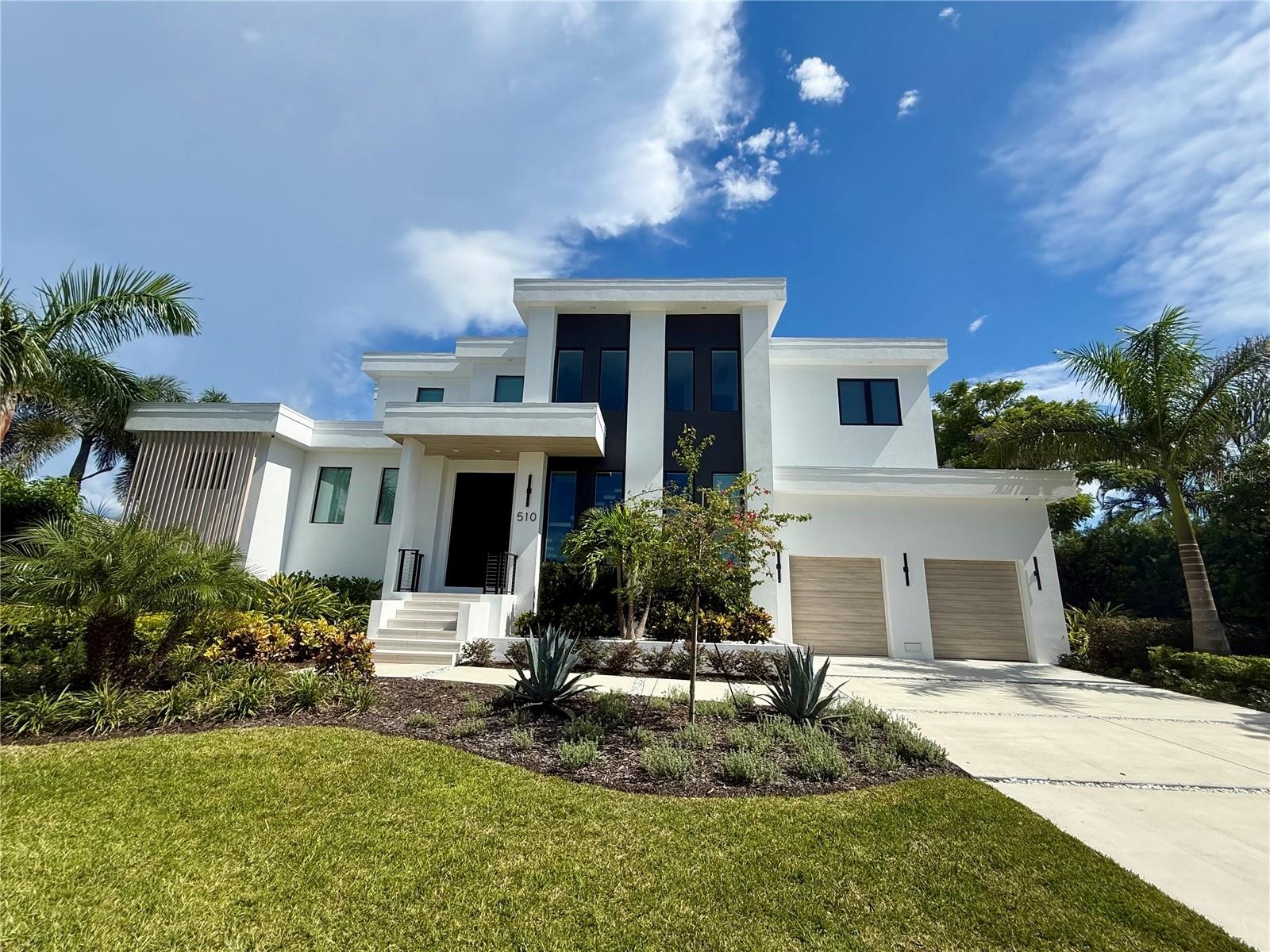 510 GOLF LINKS LN