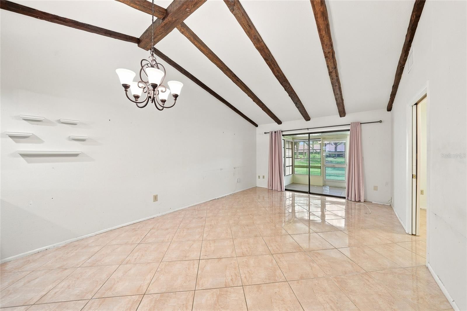 5648 MASHIE CIR