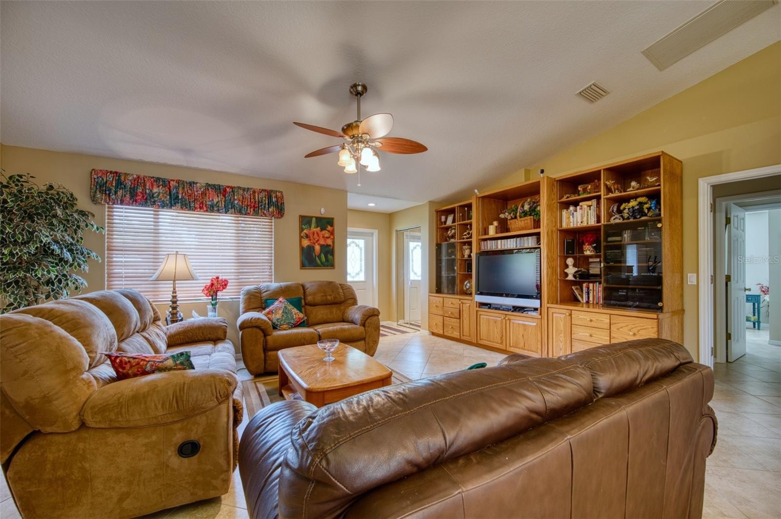 541 FALKLAND RD