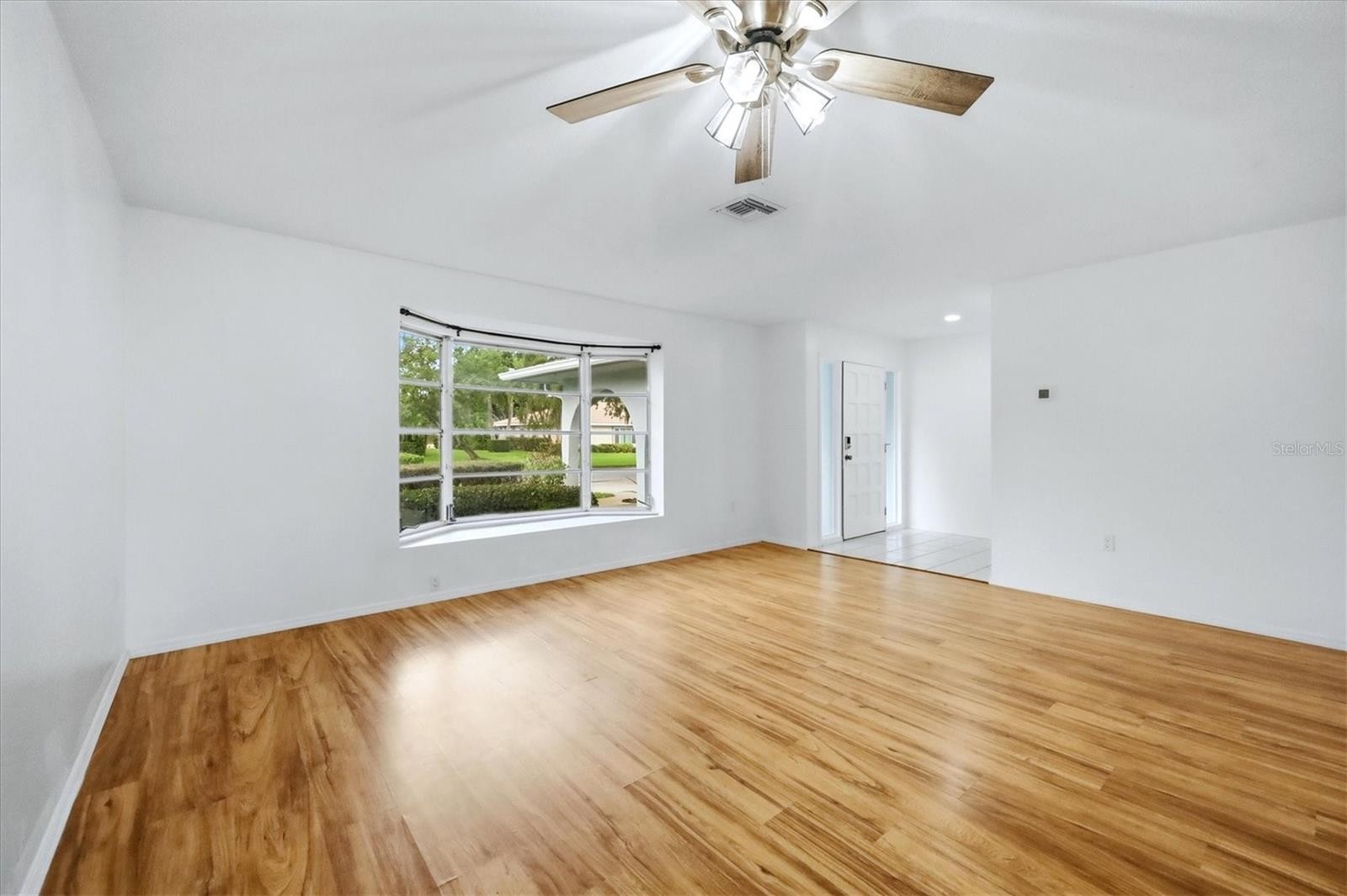 125 MIMOSA DR