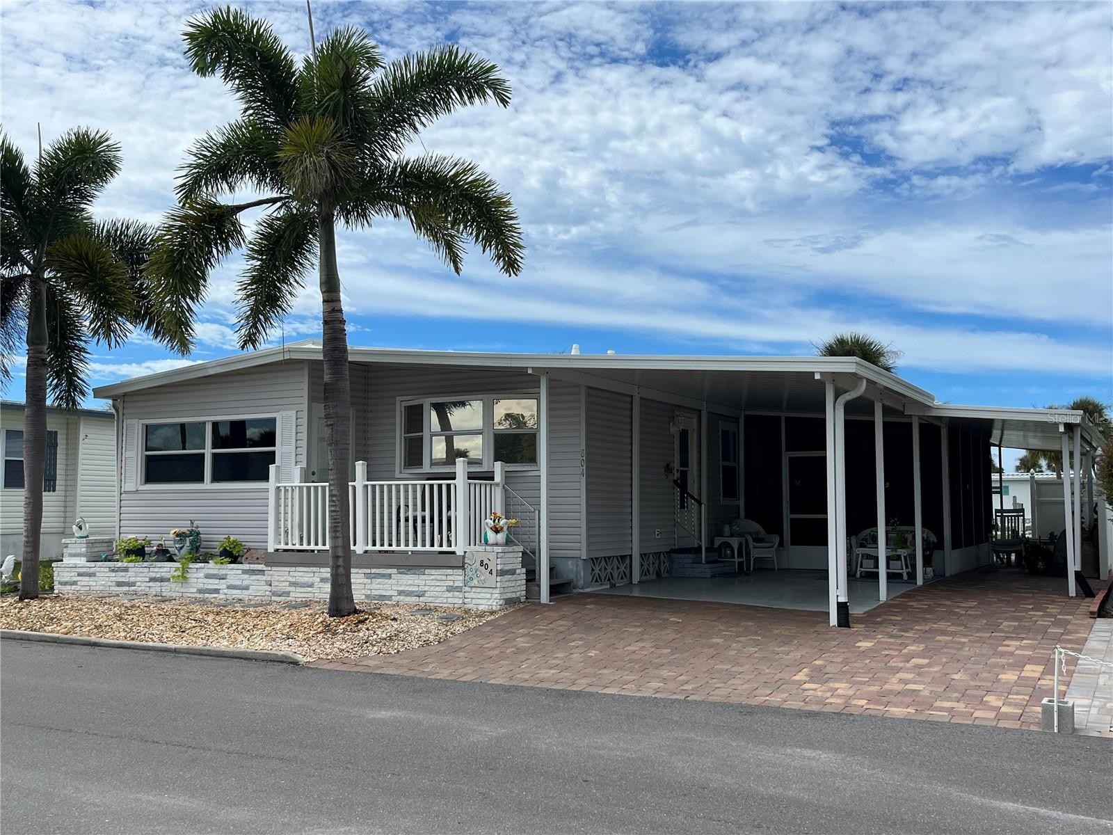 804 CERVINA DR N