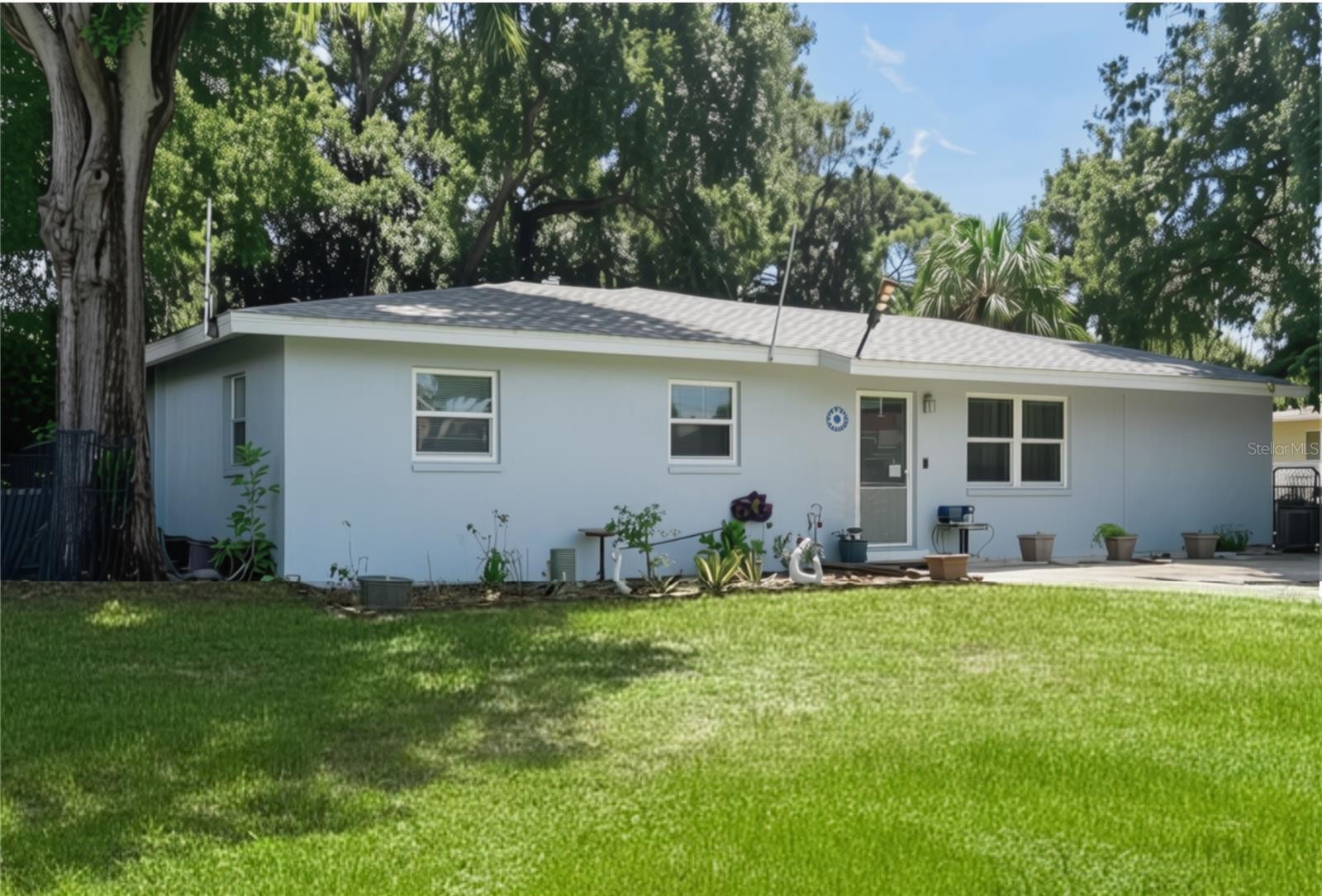 2143 AMANDA DR