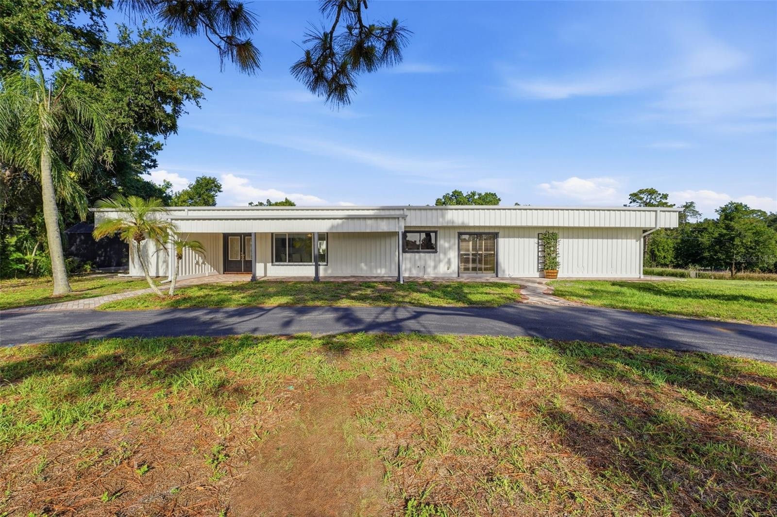 2180 W DOLPHIN DR