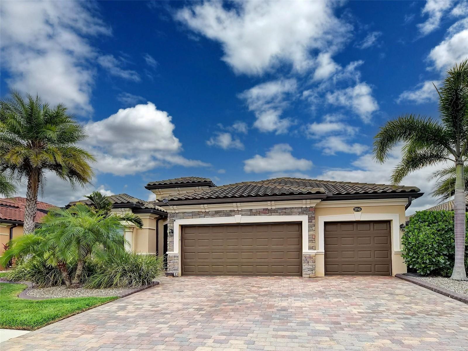 20745 GRANLAGO DR