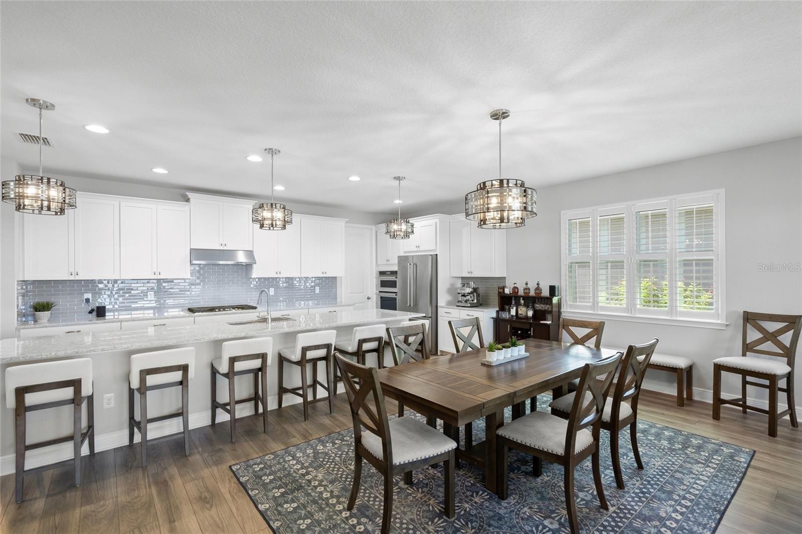 5890 LONG SHORE LOOP