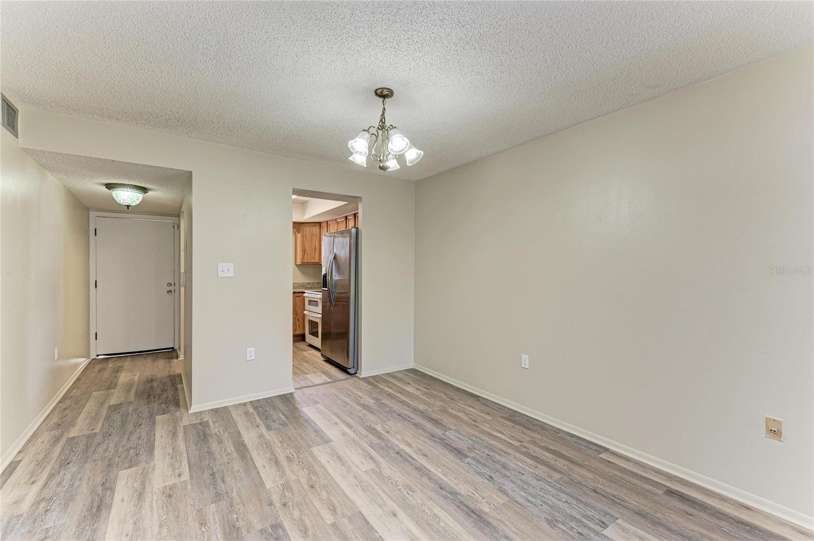 3531 LAKE BAYSHORE DR #J106