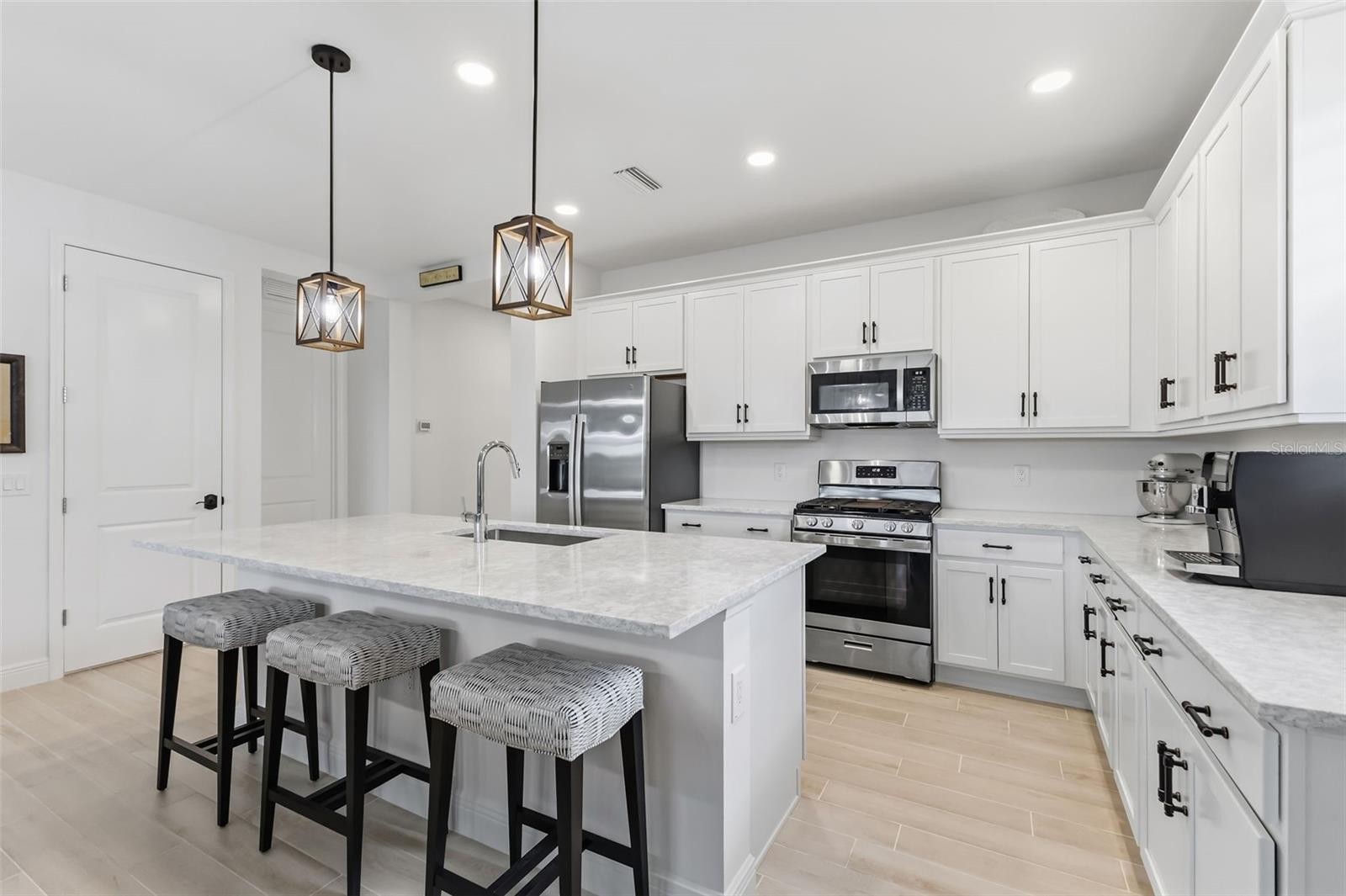 1003 WATERLINE CT