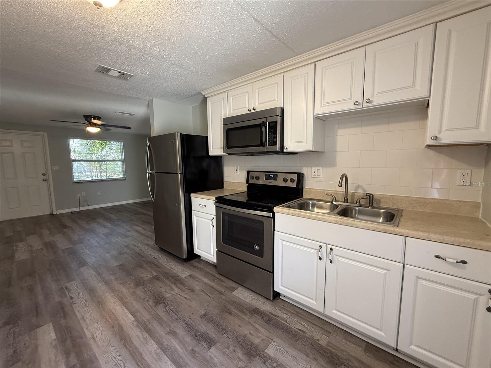 350 ELMSTREET CT #6