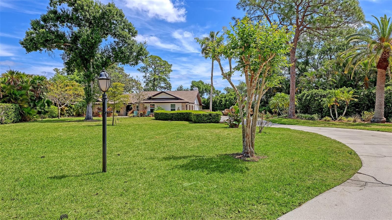 7937 BROADMOOR PINES BLVD