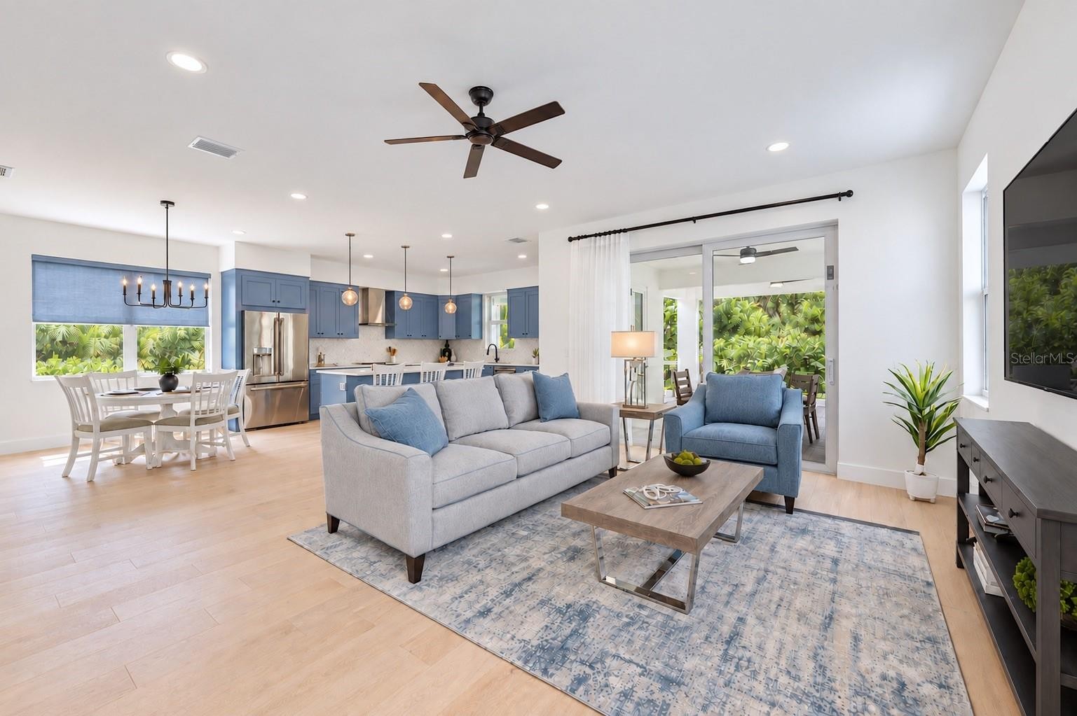 1647 SIESTA DR