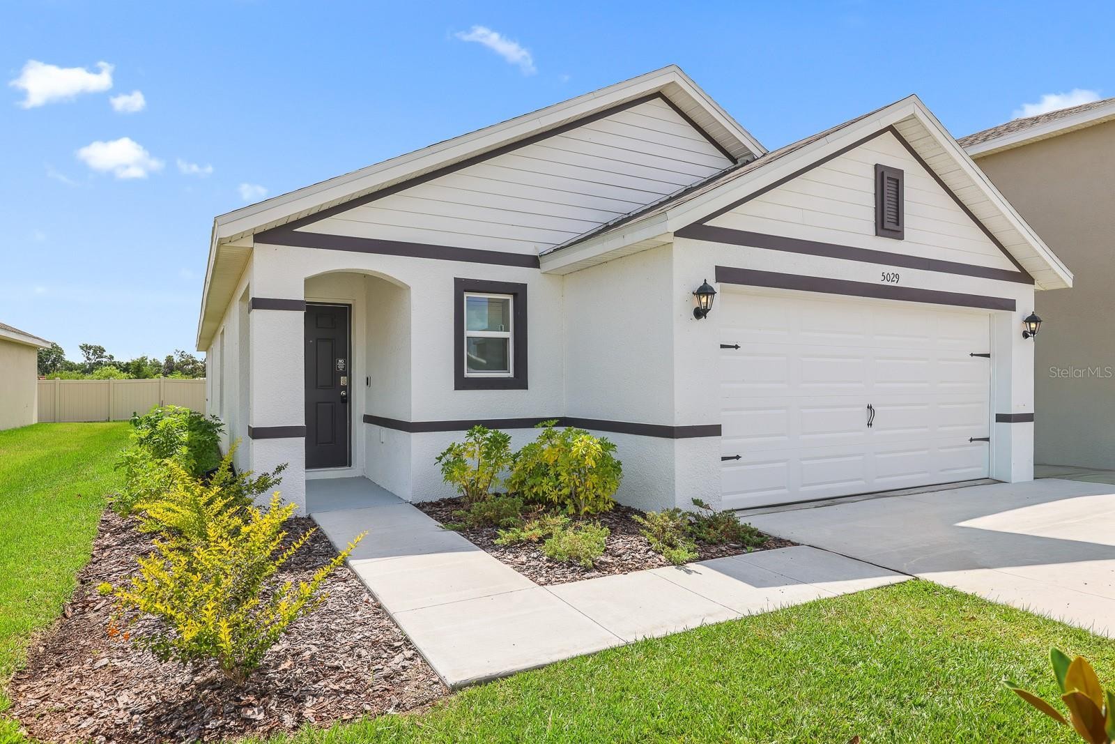 5029 ROCKY COAST PL