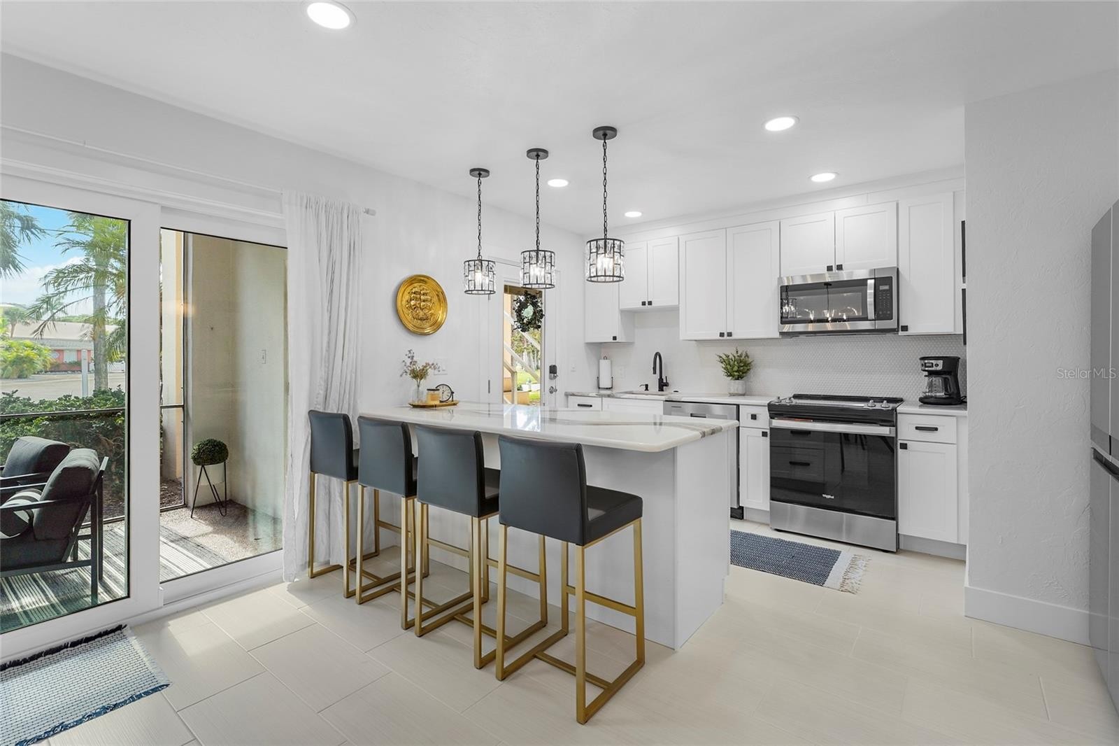 137 AVENIDA MESSINA #2