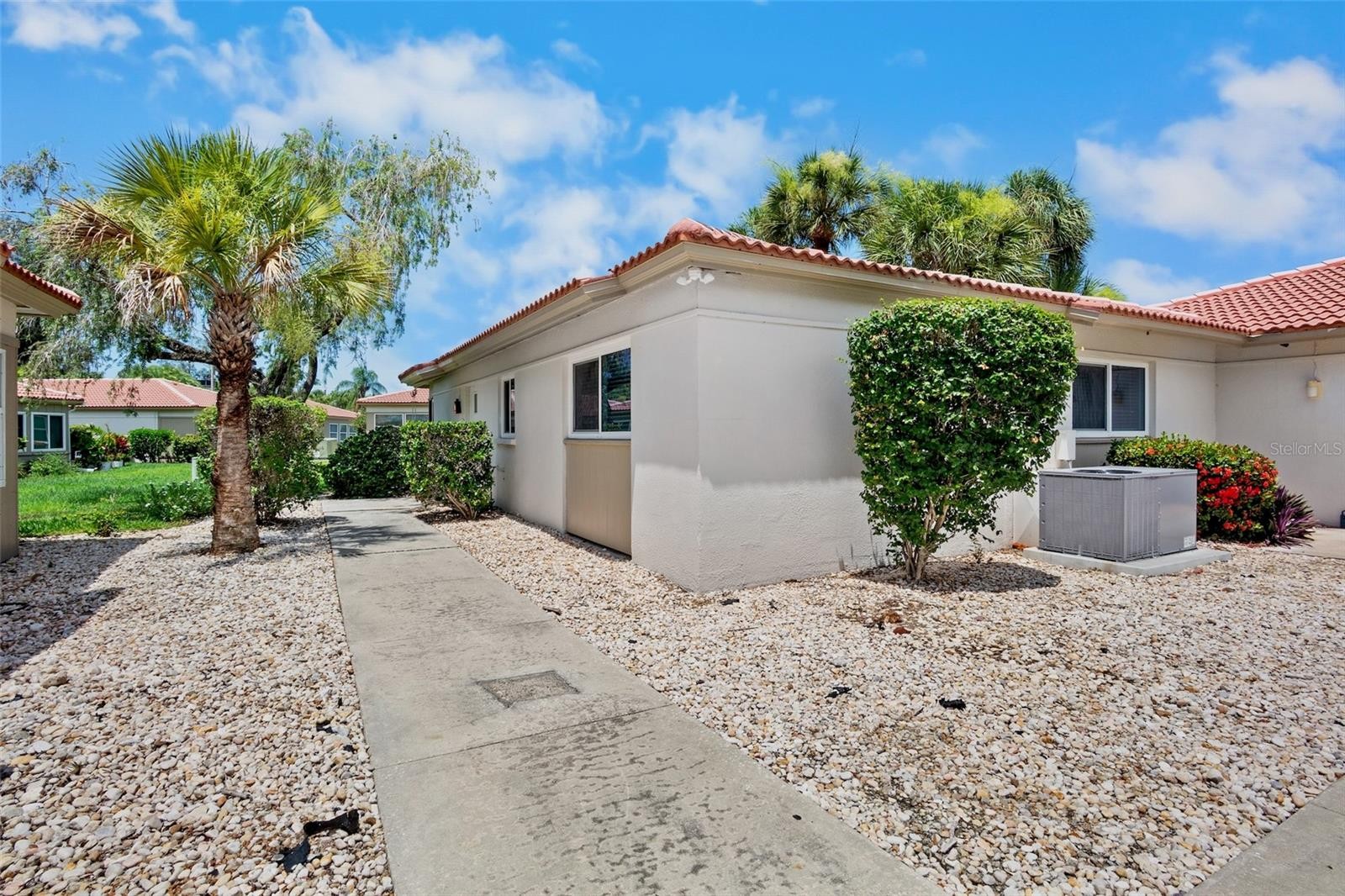 159 VISTA HERMOSA CIR #27B