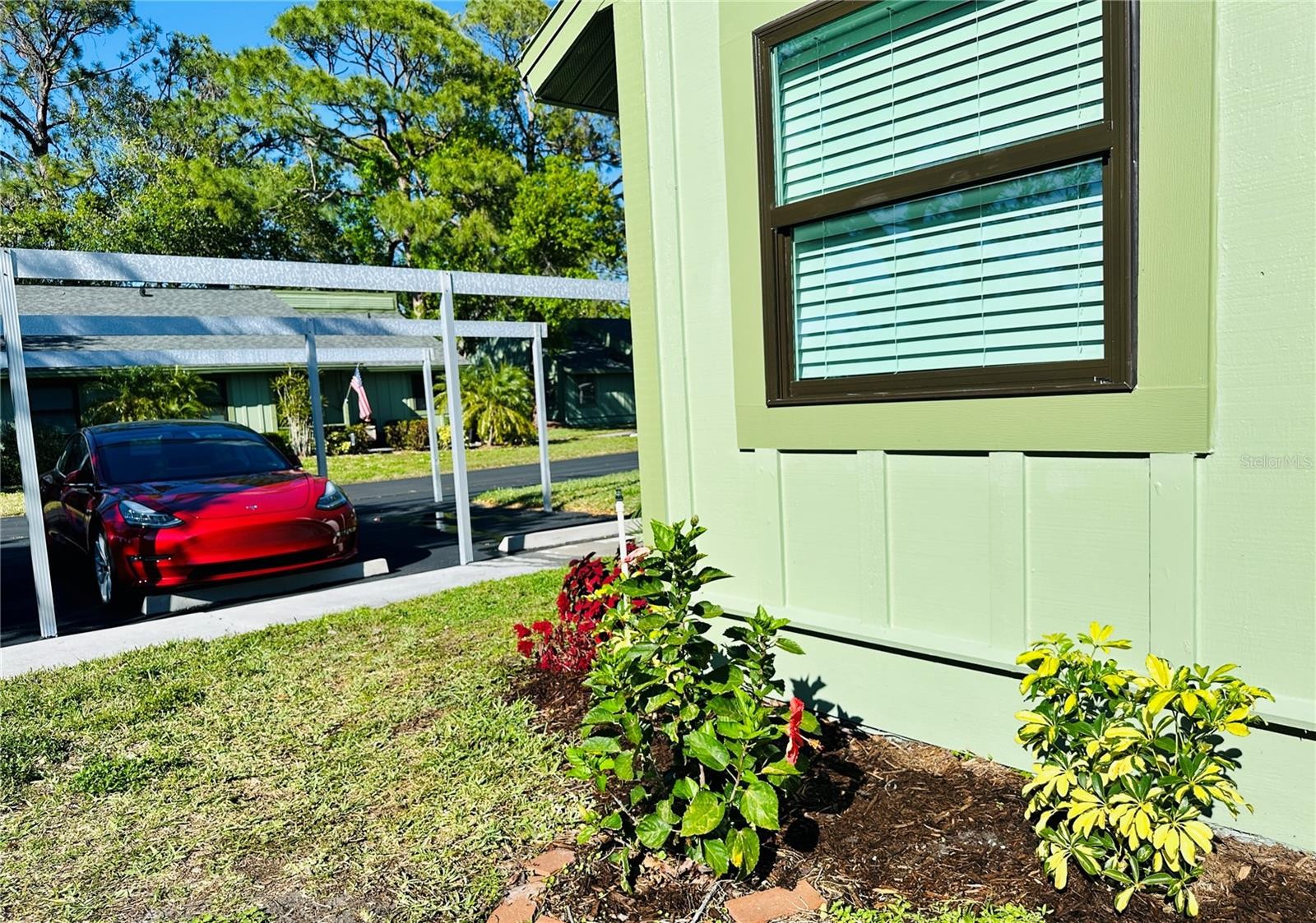 5061 BARRINGTON CIR #1302