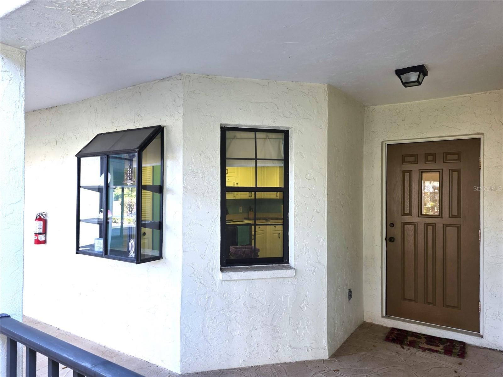 113 PINE HOLLOW DR #113