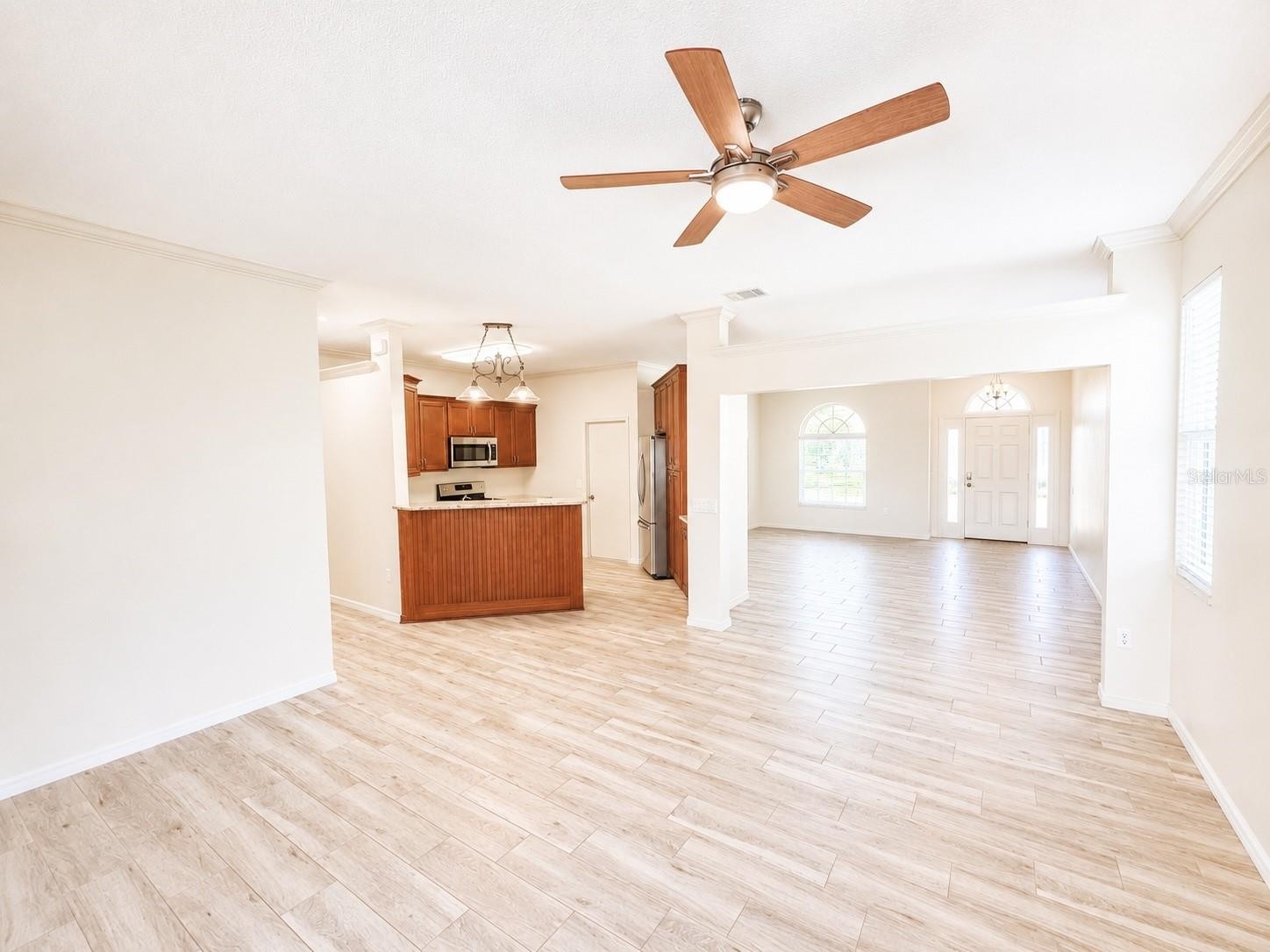 834 SPRINGWOOD CIR