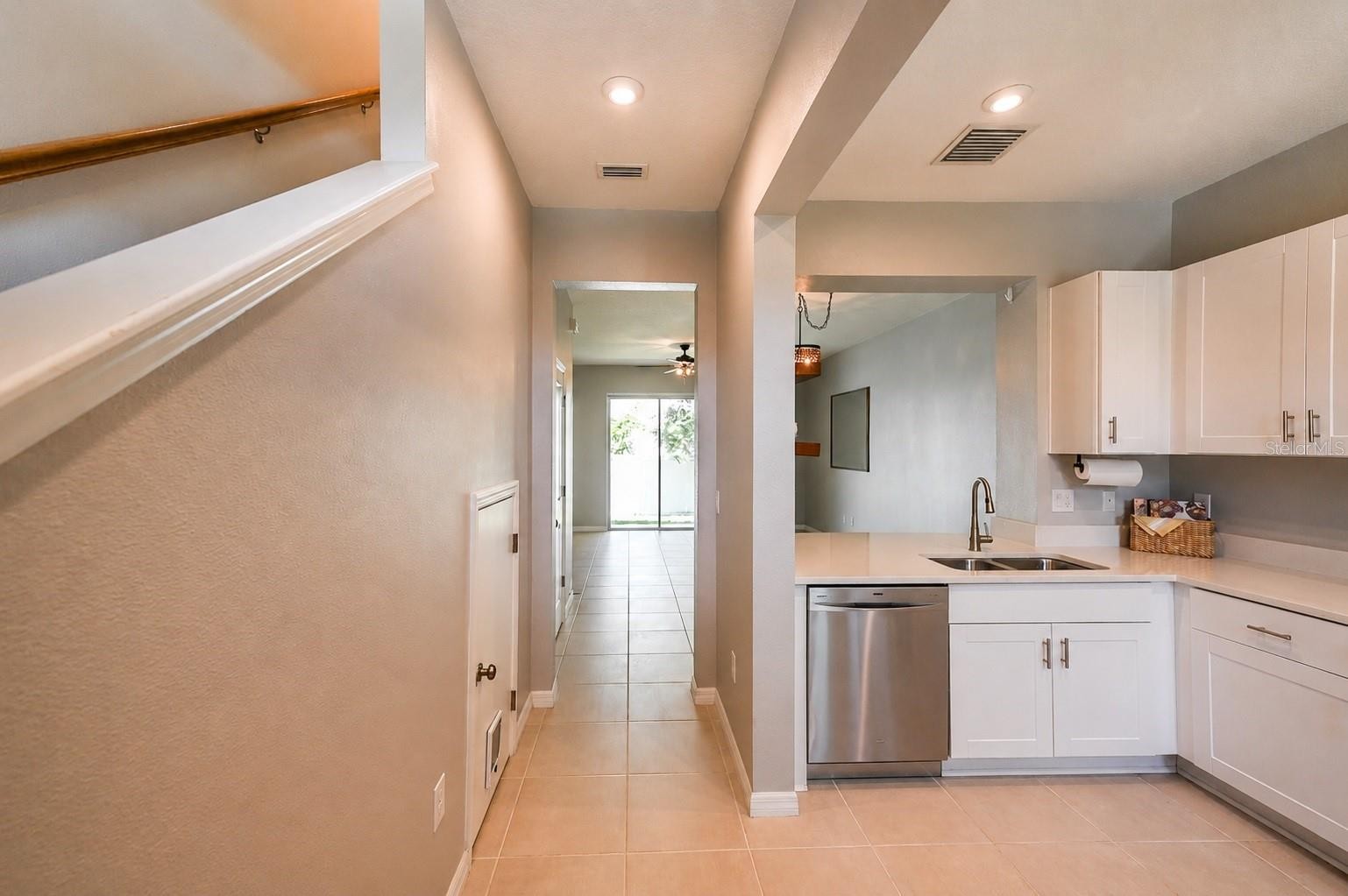 6130 FAIRMONT LN