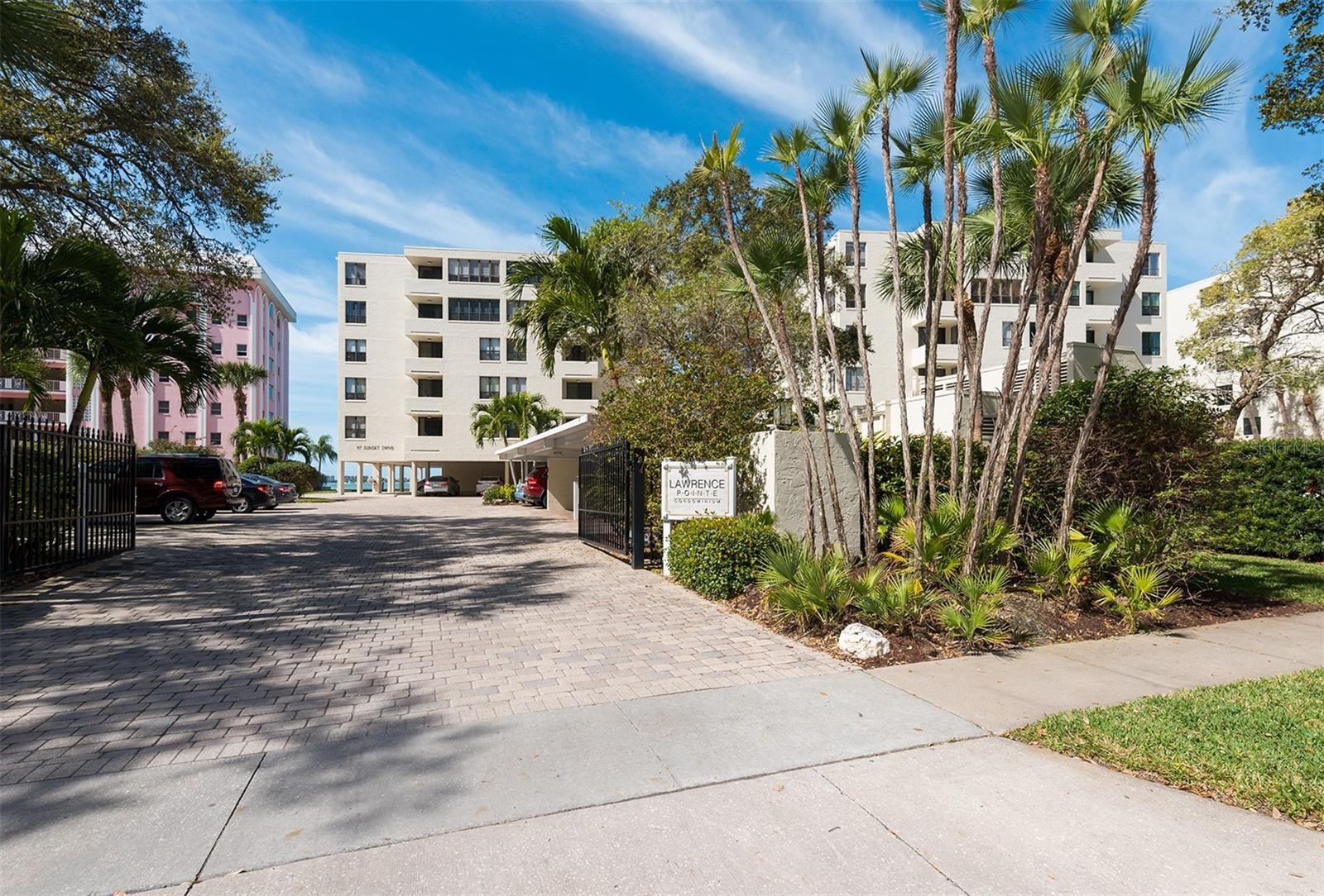 99 SUNSET DR #401