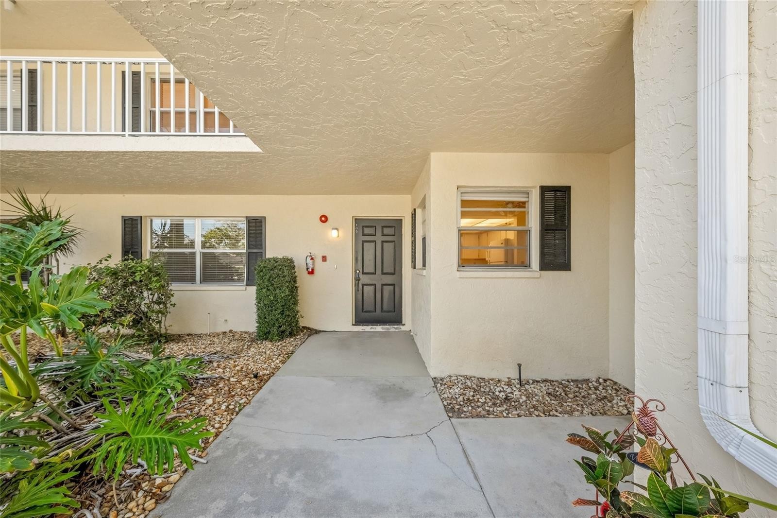 7860 PALM AIRE LN #105