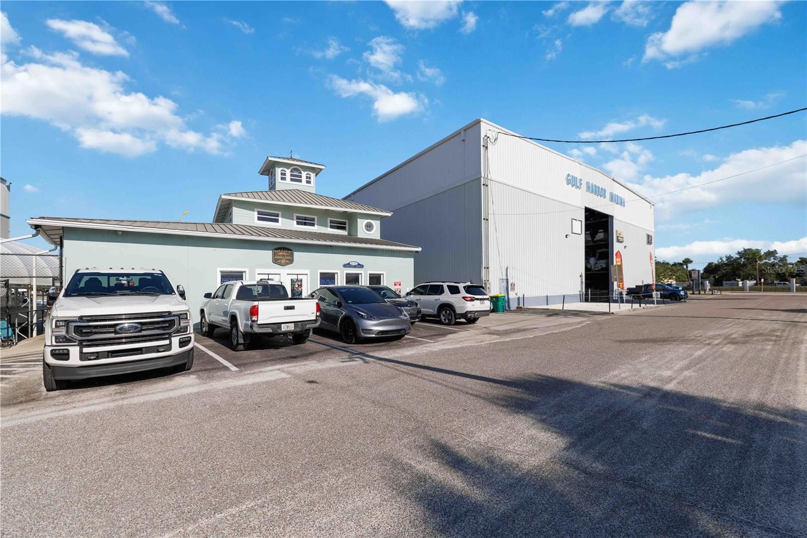 100 CIRCUIT RD #N11