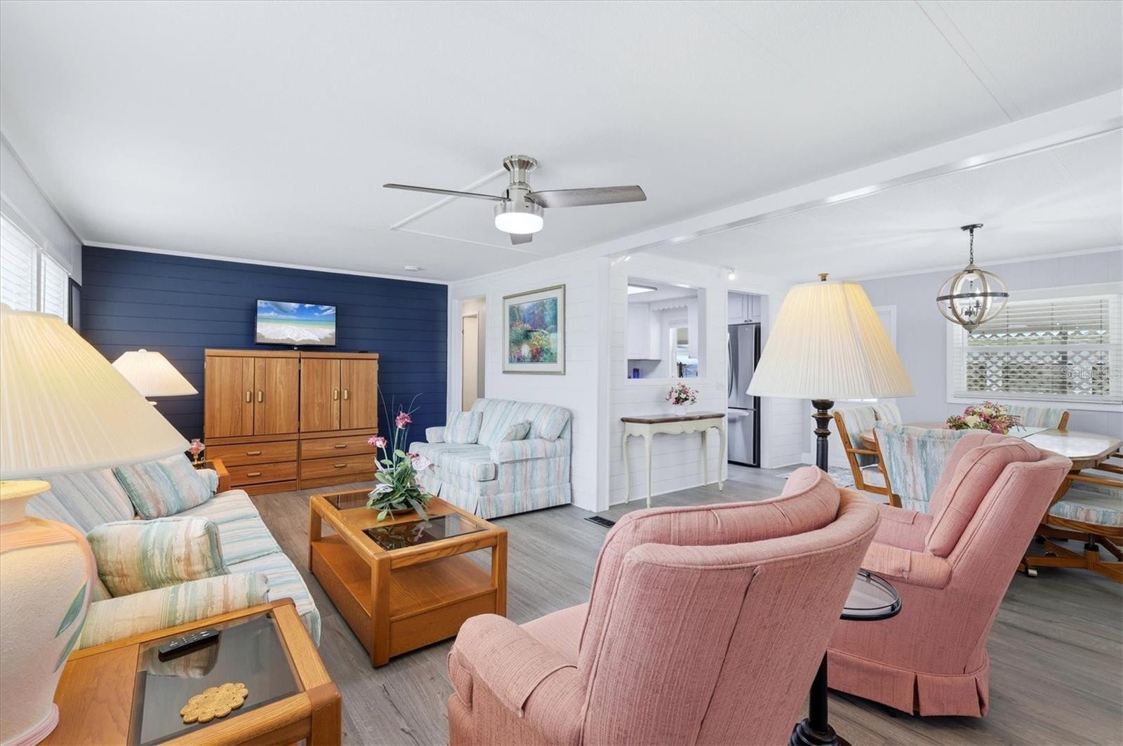 1205 45TH AVENUE DR E