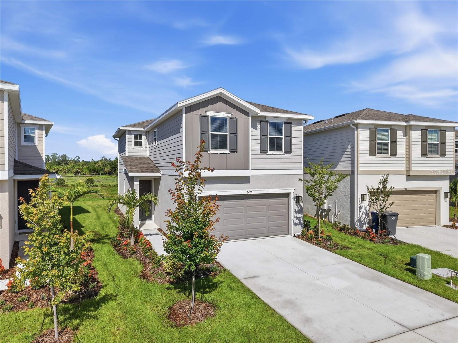 2427 29TH LN E