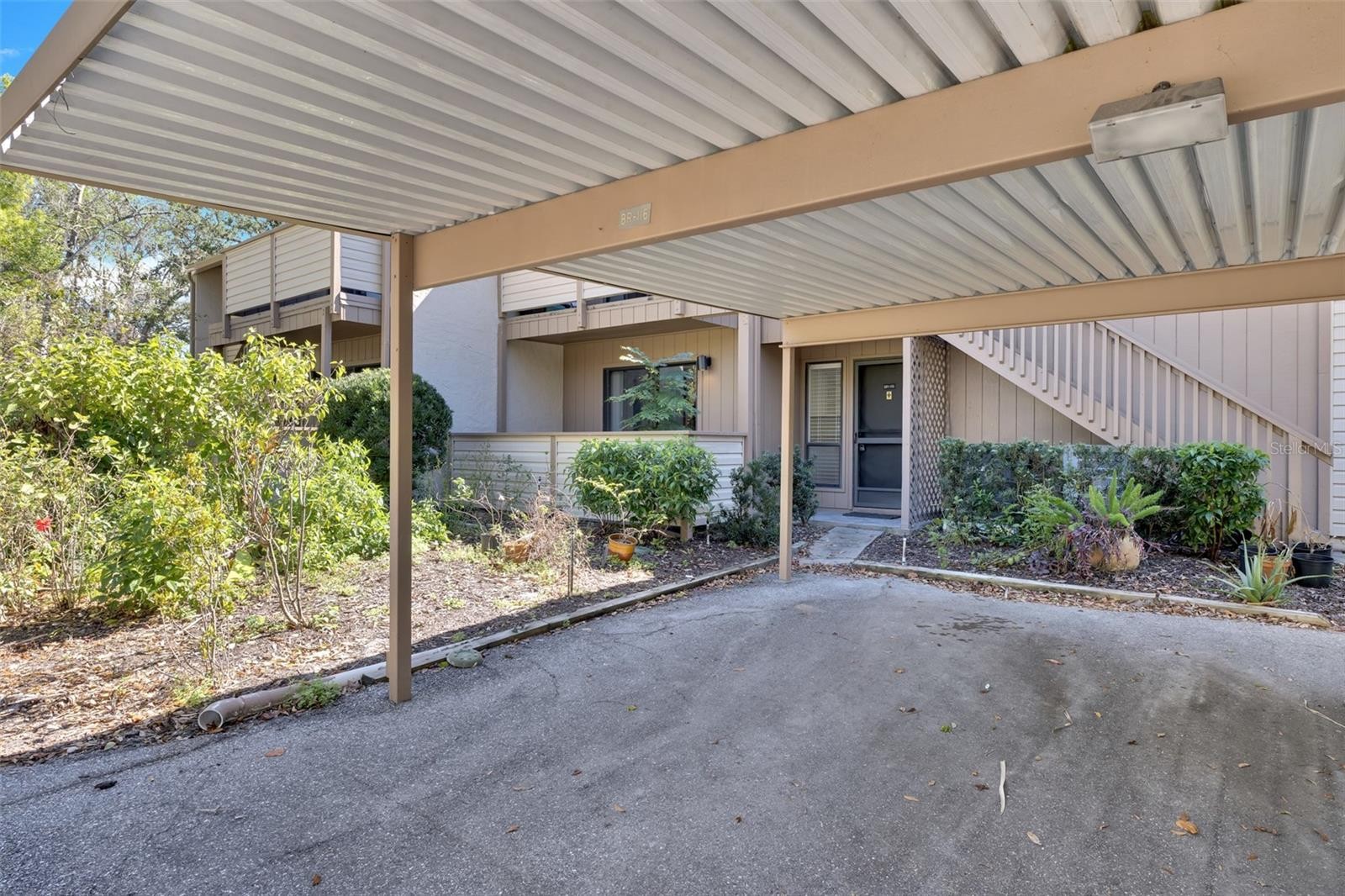 1697 BROOKHOUSE CIR #116