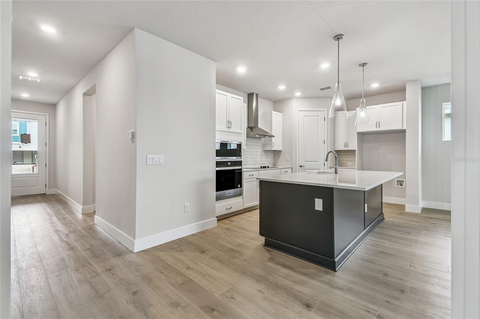 11735 FULL MOON LOOP