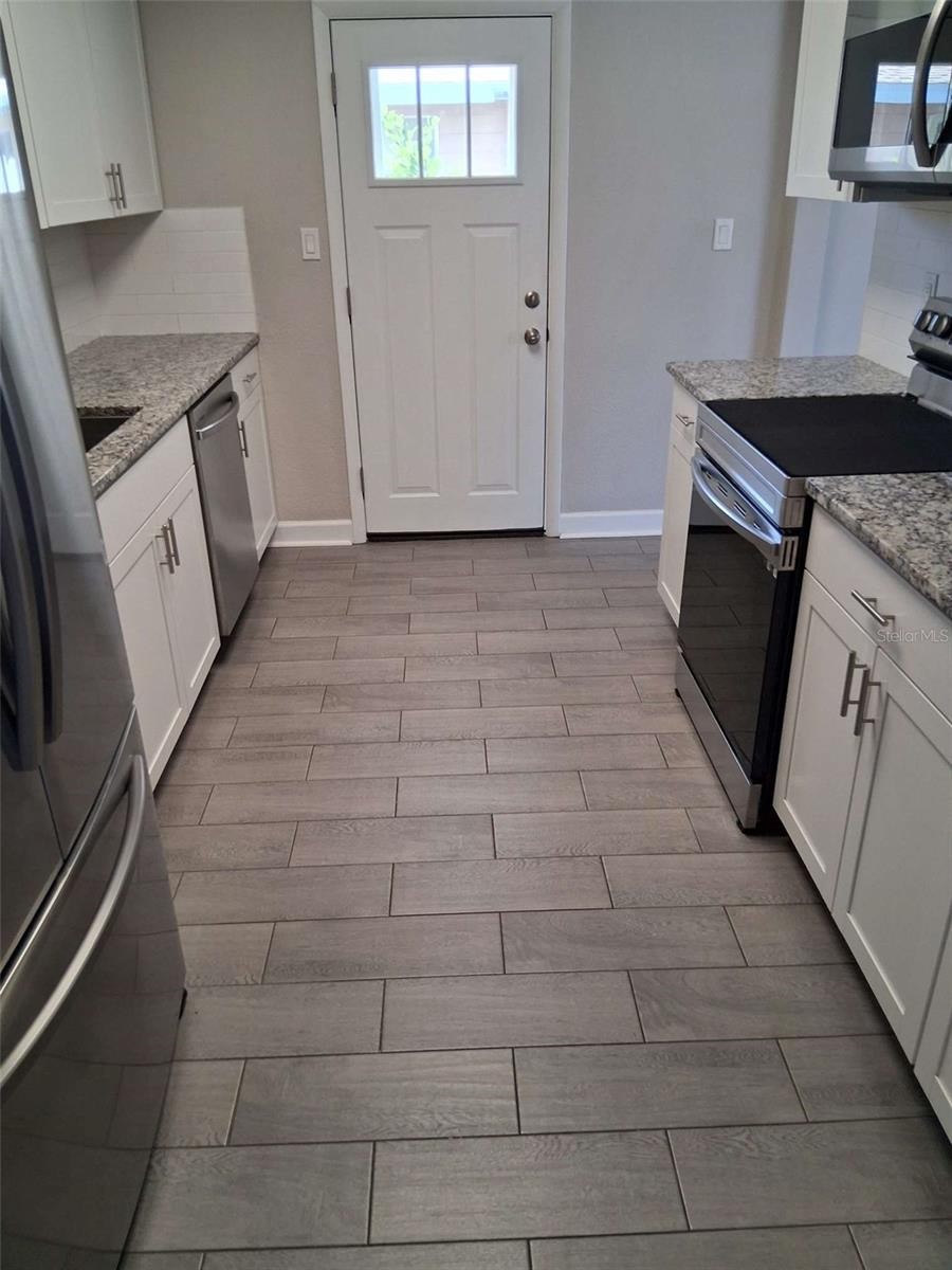 3211 18TH AVE W