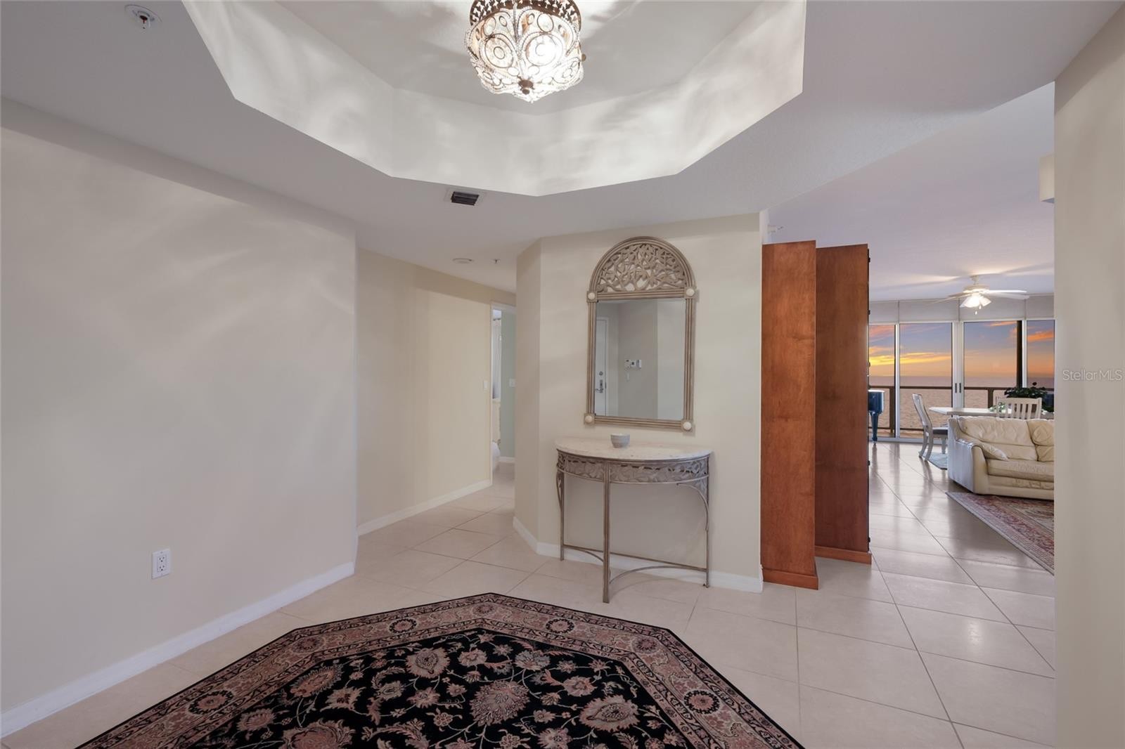 1800 BENJAMIN FRANKLIN DR #B1006