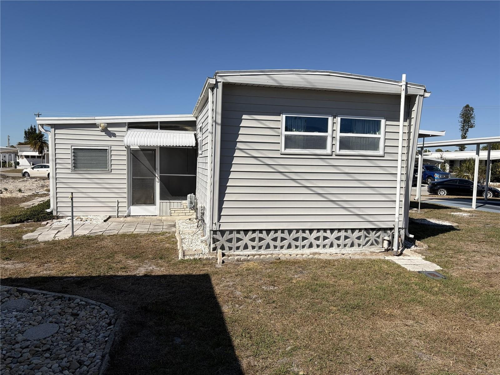 1862 PALM SPRINGS ST