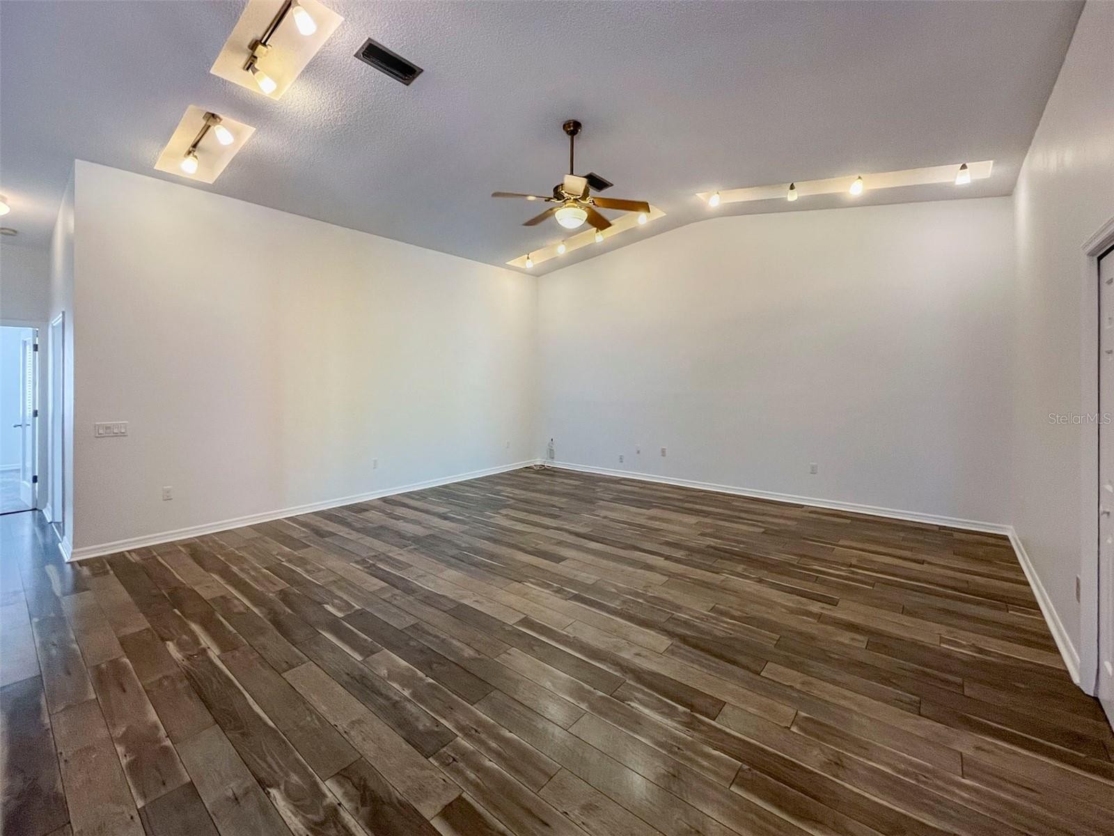 3957 PROCTOR RD