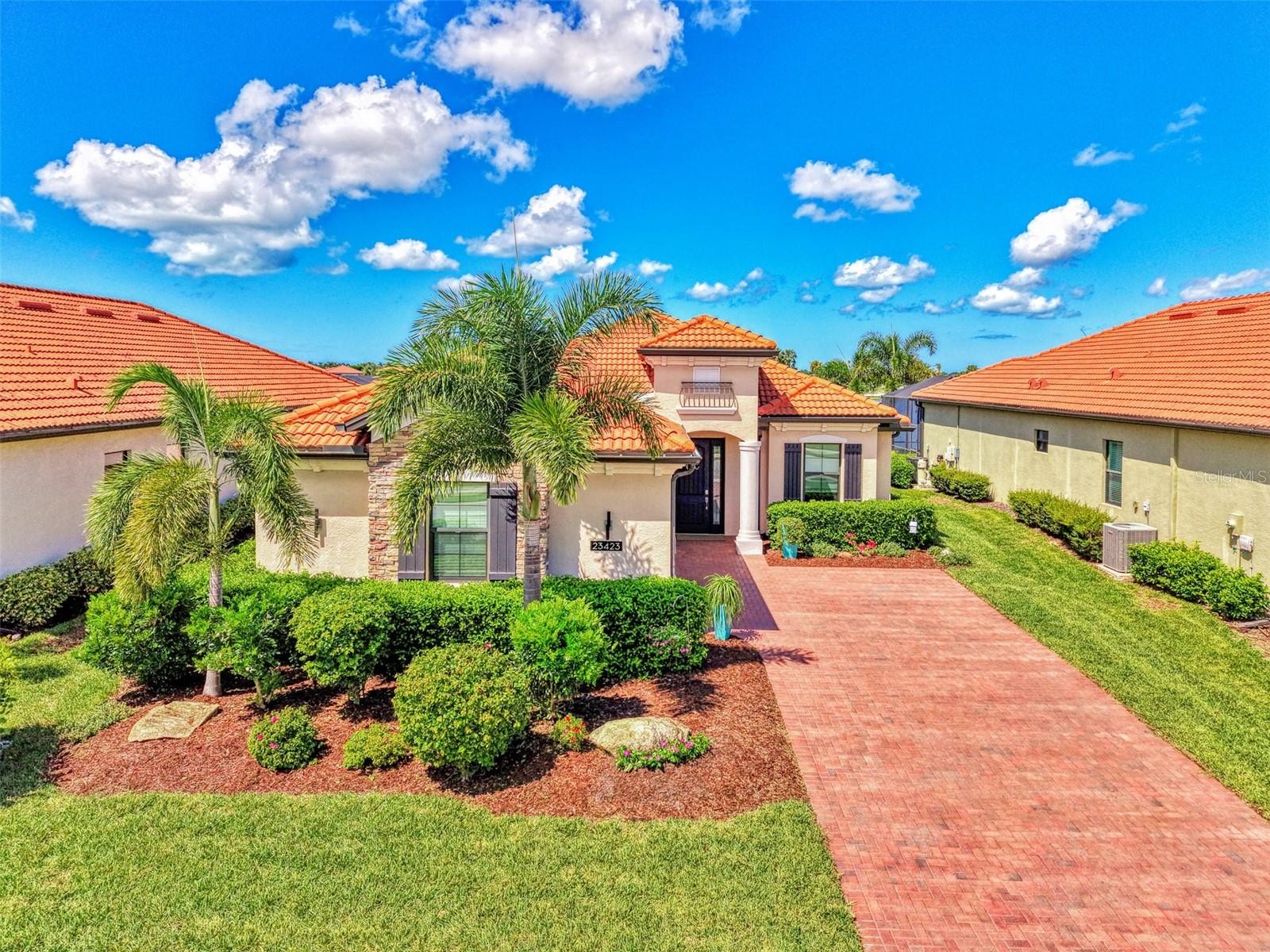 23423 WAVERLY CIR