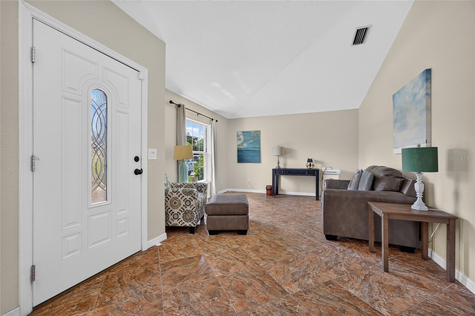 1406 WOODCREST LN