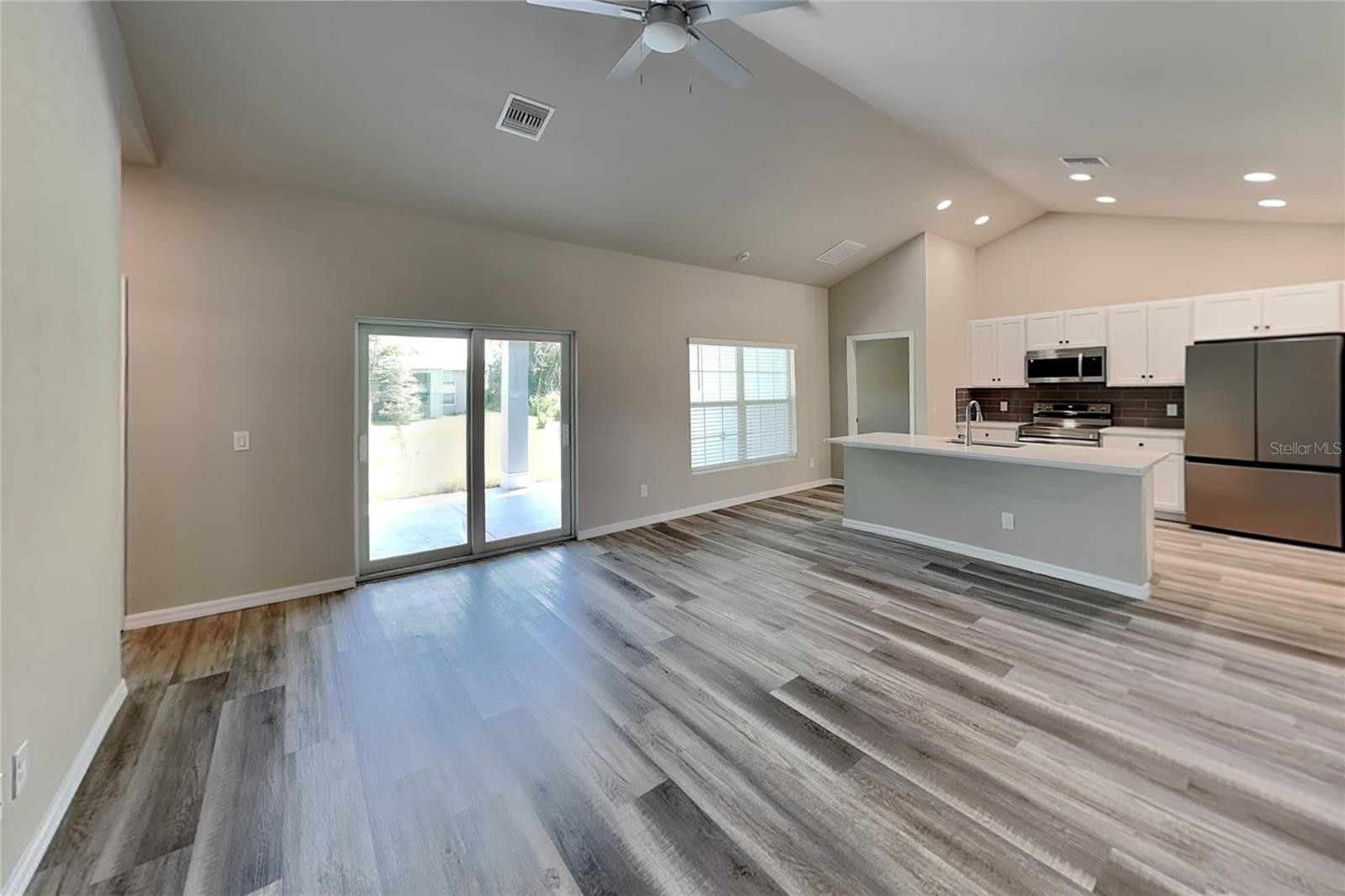 2440 BRONCO LN
