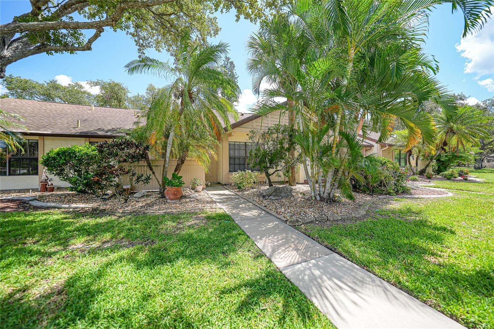5648 MASHIE CIR