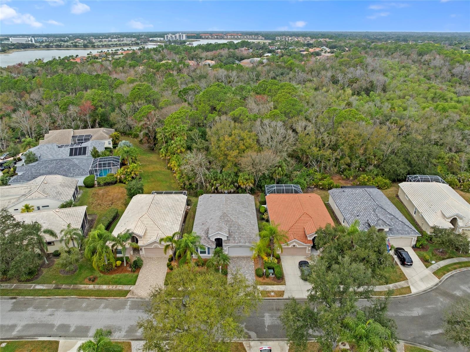 8322 WHISPERING WOODS COURT