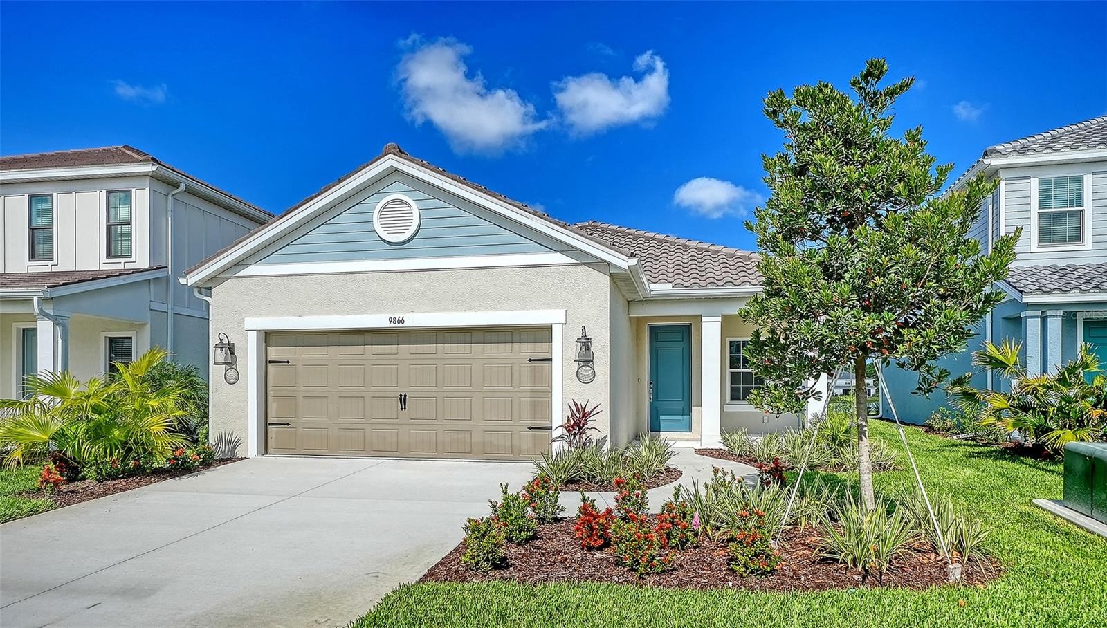 9866 CRYSTAL ISLES CIR